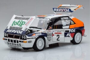 Lancia Delta HF Integrale Evoluzione #2 C. Sainz / L. Moya Tour de Corse 1993 Kyosho 1:18 08348J Metāls — attēls 2 no 9