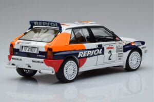 Lancia Delta HF Integrale Evoluzione #2 C. Sainz / L. Moya Tour de Corse 1993 Kyosho 1:18 08348J Metāls — attēls 3 no 9