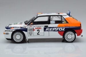 Lancia Delta HF Integrale Evoluzione #2 C. Sainz / L. Moya Tour de Corse 1993 Kyosho 1:18 08348J Metāls — attēls 4 no 9