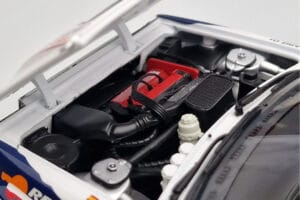 Lancia Delta HF Integrale Evoluzione #2 C. Sainz / L. Moya Tour de Corse 1993 Kyosho 1:18 08348J Metāls — attēls 8 no 9