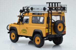 Land Rover Defender 90 Camel Trophy Borneo 1985 Almost Real 1:18 810213 Metāls — attēls 7 no 8