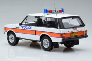 Land Rover Range Rover Policija Almost Real 1:18 810115 Metāls — attēls 6 no 9