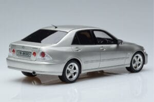 Lexus IS200 XE10 Sudrabs Otto 1:18 OT991 Sveķi — attēls 2 no 6