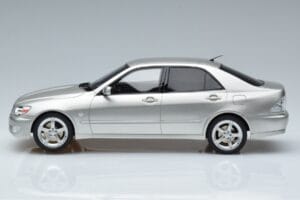 Lexus IS200 XE10 Sudrabs Otto 1:18 OT991 Sveķi — attēls 3 no 6