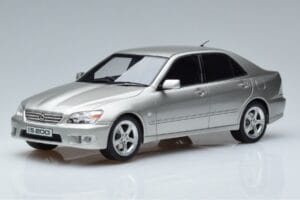 Lexus IS200 XE10 Sudrabs Otto 1:18 OT991 Sveķi