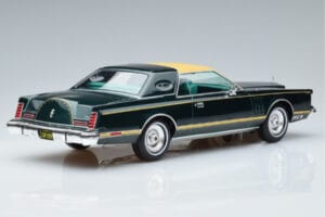 Lincoln Continental Mark V Tumši Zaļš MCG 1:18 MCG18404 Metāls — attēls 2 no 6