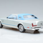 Lincoln Continental Mark V Sudrabs MCG 1:18 - image 5 of 6
