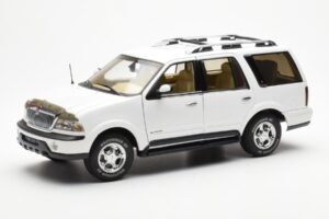 Lincoln Navigator Balts AUTOart 1:18