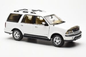 Lincoln Navigator Balts AUTOart 1:18 72761 Metāls — attēls 6 no 8