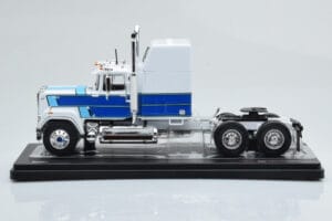 Mack Superliner Magnum Balts Zils IXO 1:43 TR165 Metāls — attēls 3 no 6