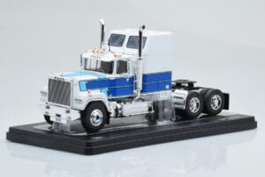 Mack Superliner Magnum Balts Zils IXO 1:43