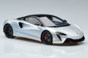 McLaren Artura Sudrabs GT Spirit 1:18 GT873 Sveķi — attēls 4 no 6