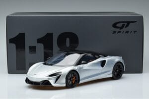 McLaren Artura Sudrabs GT Spirit 1:18 GT873 Sveķi — attēls 6 no 6