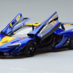 McLaren P1 GTR Zils Ar Dzeltenām Svītrām AUTOart 1:18 - image 2 of 7