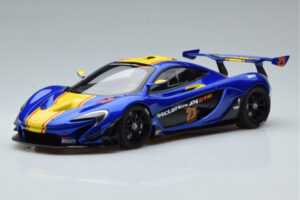 McLaren P1 GTR Zils Ar Dzeltenām Svītrām AUTOart 1:18