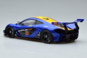 McLaren P1 GTR Zils Ar Dzeltenām Svītrām AUTOart 1:18 81542 Kompozīts — attēls 6 no 7