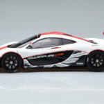 McLaren P1 GTR Spīdīgi Balts Ar Sarkanām Svītrām AUTOart 1:18 - image 4 of 7