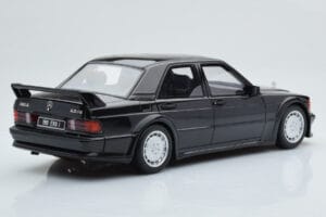 Mercedes 190E W201 2.5-16 Evo I Melns Otto 1:18 OT151 Sveķi — attēls 2 no 6