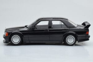 Mercedes 190E W201 2.5-16 Evo I Melns Otto 1:18 OT151 Sveķi — attēls 3 no 6