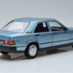Mercedes 190E W201 Gaiši Zils Norev 1:18 - image 3 of 7