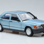 Mercedes 190E W201 Gaiši Zils Norev 1:18 - image 5 of 7