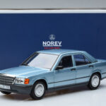 Mercedes 190E W201 Gaiši Zils Norev 1:18 - image 7 of 7