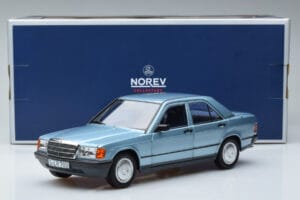 Mercedes 190E W201 Gaiši Zils Norev 1:18 183828 Metāls — attēls 7 no 7