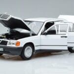 Mercedes 190 E W201 Balts Norev 1:18 183820 Metāls - image 2 of 7