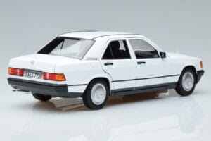 Mercedes 190 E W201 Balts Norev 1:18 183820 Metāls — attēls 3 no 7