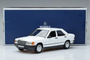 Mercedes 190 E W201 Balts Norev 1:18 183820 Metāls — attēls 7 no 7
