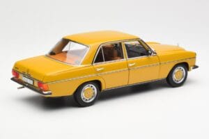 Mercedes 200/8 W115 Sahara Dzeltens Norev 1:18 183771 Metāls — attēls 3 no 8