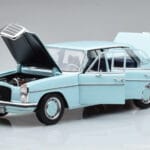 Mercedes 200 W115 Norev 1:18 183777 Metāls - image 2 of 7