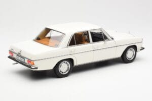 Mercedes 200 W115 Balts Norev 1:18 183770 Metāls — attēls 3 no 8