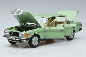 Mercedes 200 W123 Zaļš Norev 1:18 183796 Metāls — attēls 2 no 7