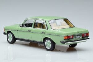 Mercedes 200 W123 Zaļš Norev 1:18 183796 Metāls — attēls 6 no 7