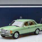 Mercedes 200 W123 Zaļš Norev 1:18 183796 Metāls - image 7 of 7