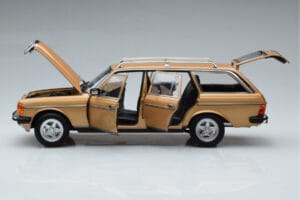 Mercedes 200T S123 AMG Package Bēšs Norev 1:18 183739 Metāls — attēls 4 no 9