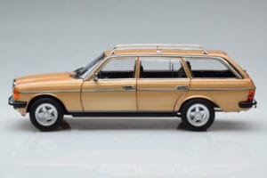 Mercedes 200T S123 AMG Package Bēšs Norev 1:18 183739 Metāls — attēls 5 no 9