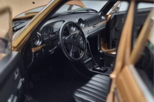 Mercedes 200T S123 AMG Package Bēšs Norev 1:18 183739 Metāls — attēls 8 no 9