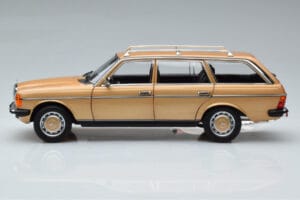 Mercedes 200T S123 Bēšs Norev 1:18 183738 Metāls — attēls 5 no 9