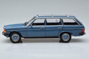 Mercedes 200T S123 Zils Norev 1:18 183737 Metāls — attēls 4 no 7