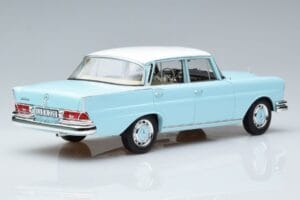 Mercedes 220 S W111 Zils Norev 1:18 183920 Metāls — attēls 3 no 7