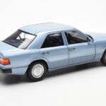 Mercedes 230E W124 Gaiši Zils Metallic Norev 1:18 - image 3 of 8