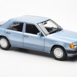Mercedes 230E W124 Gaiši Zils Metallic Norev 1:18 - image 6 of 8