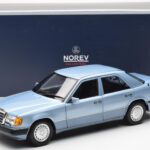 Mercedes 230E W124 Gaiši Zils Metallic Norev 1:18 - image 8 of 8