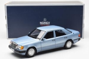 Mercedes 230E W124 Gaiši Zils Metallic Norev 1:18 183945 Metāls — attēls 8 no 8