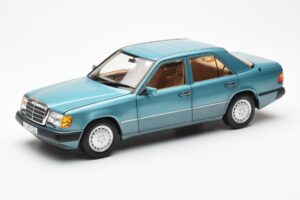 Mercedes 230E W124 Beryl Metallic Dīlera Izdevums Norev 1:18