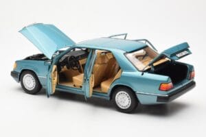 Mercedes 230E W124 Beryl Metallic Dīlera Izdevums Norev 1:18 B66040698 Metāls — attēls 5 no 8