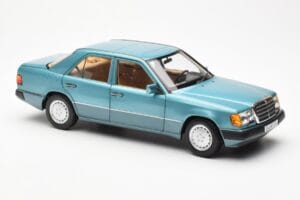 Mercedes 230E W124 Beryl Metallic Dīlera Izdevums Norev 1:18 B66040698 Metāls — attēls 6 no 8
