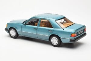 Mercedes 230E W124 Beryl Metallic Dīlera Izdevums Norev 1:18 B66040698 Metāls — attēls 7 no 8